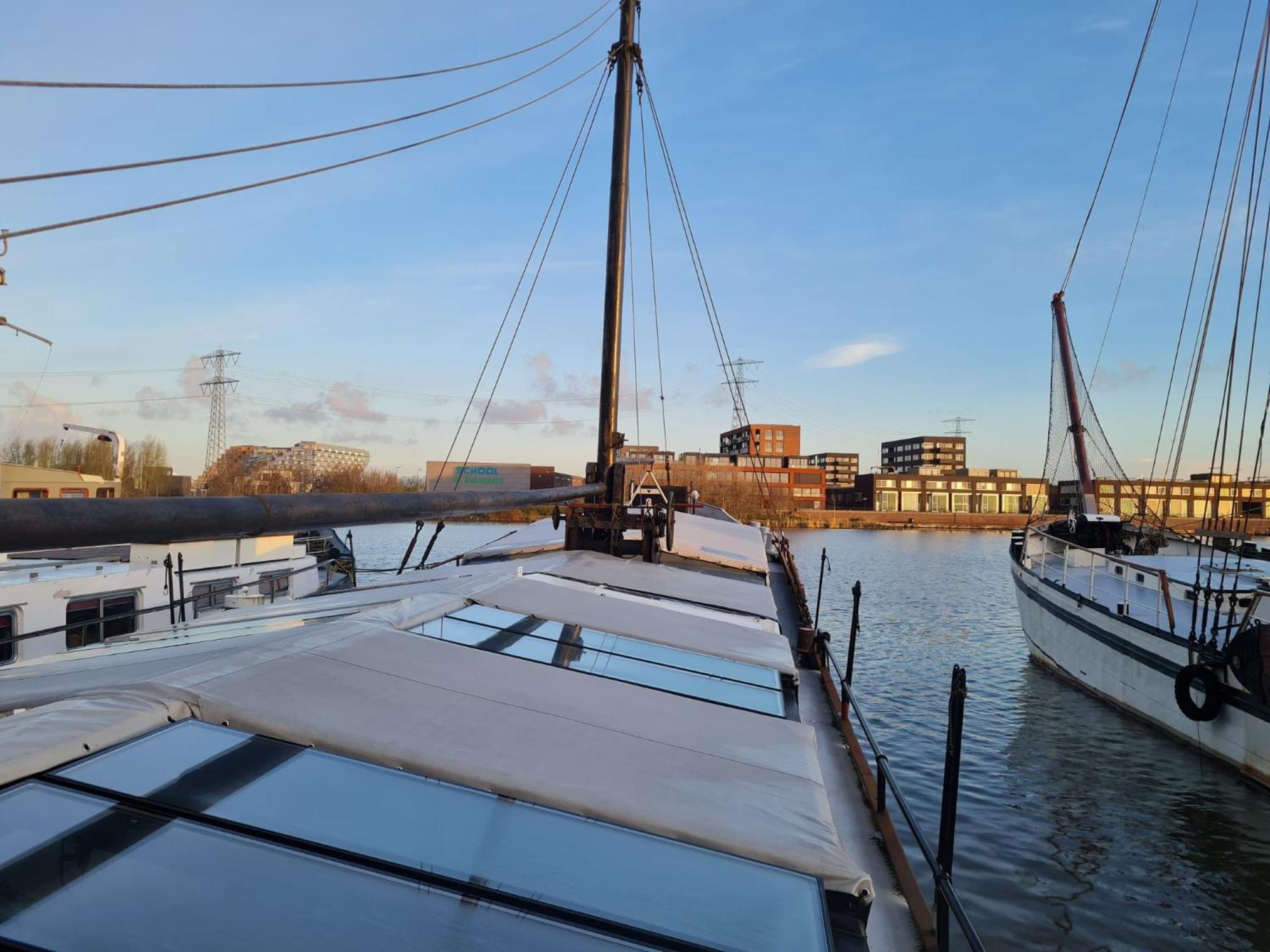 Charmante Kapiteinshut Op Historisch Schip De Hoop