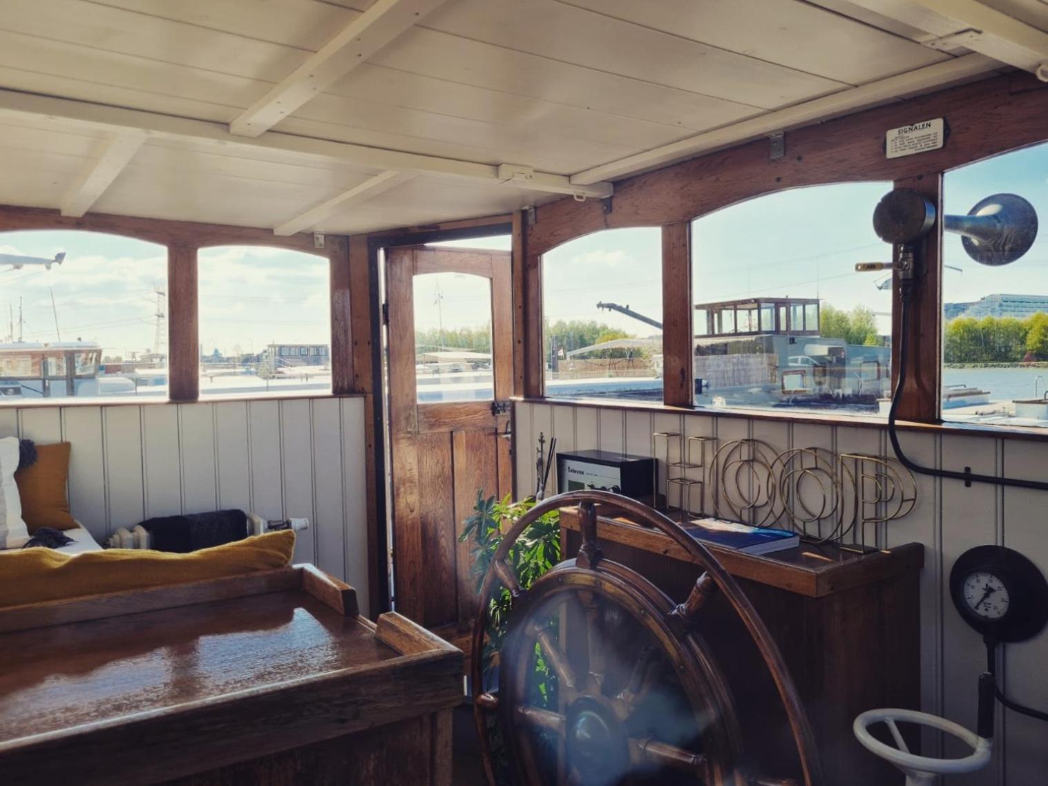 Charmante Kapiteinshut Op Historisch Schip De Hoop Frühstückspension Amsterdam