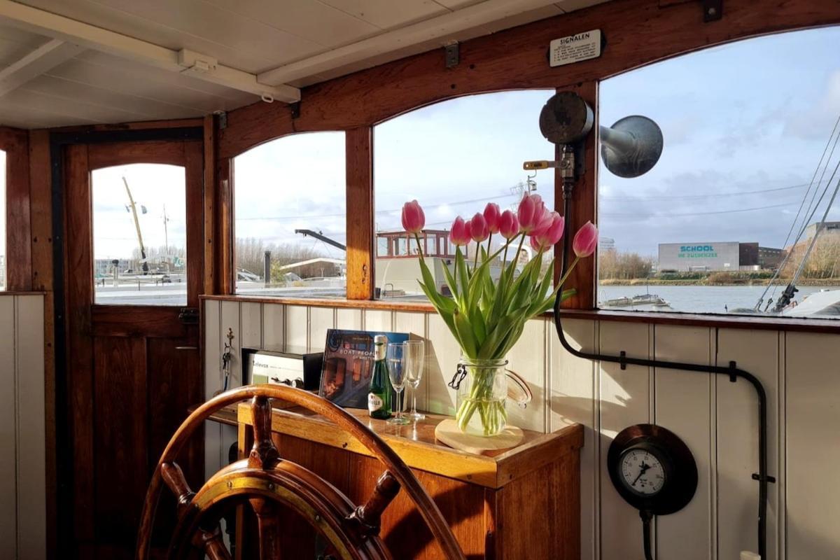 Charmante Kapiteinshut Op Historisch Schip De Hoop Frühstückspension