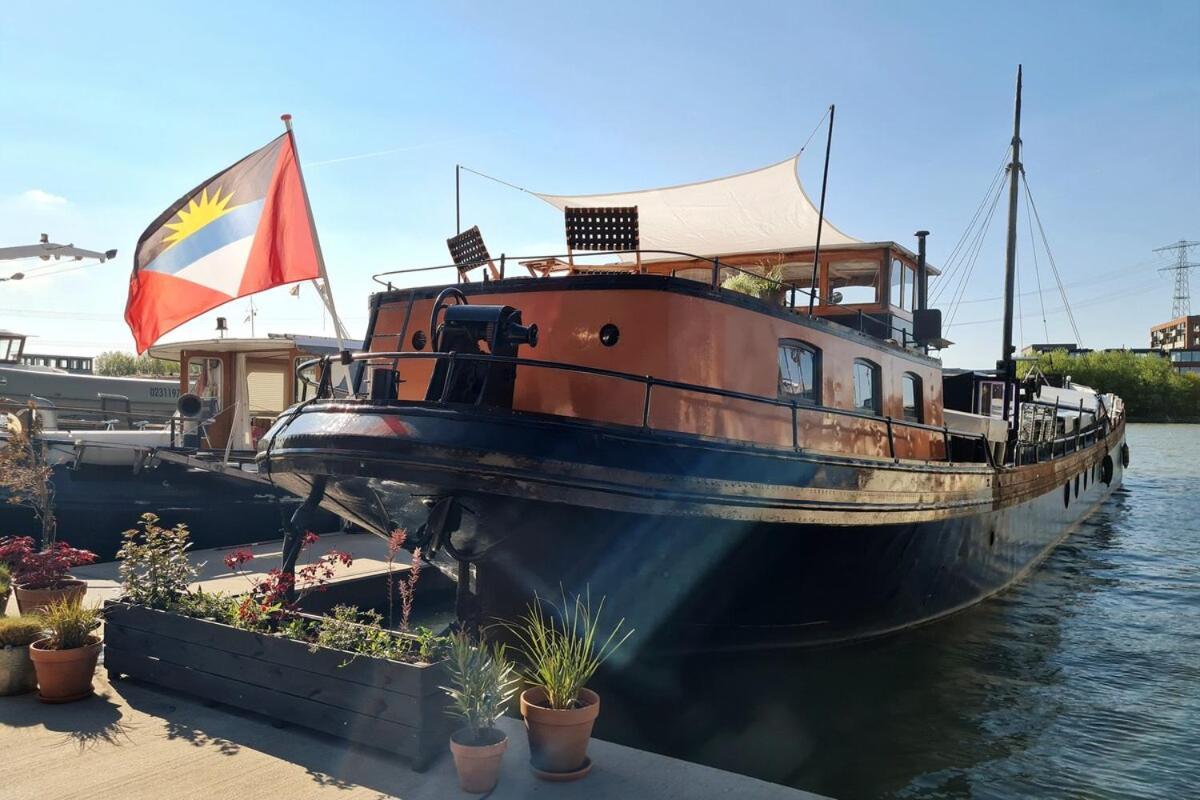 Frühstückspension Charmante Kapiteinshut Op Historisch Schip De Hoop *